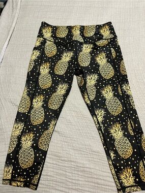 Constantly Varied Gear Pineapple Capri Leggings